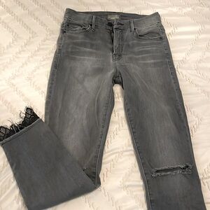 Mother High Waisted Looker Dagger Ankle Fray
Size 26
